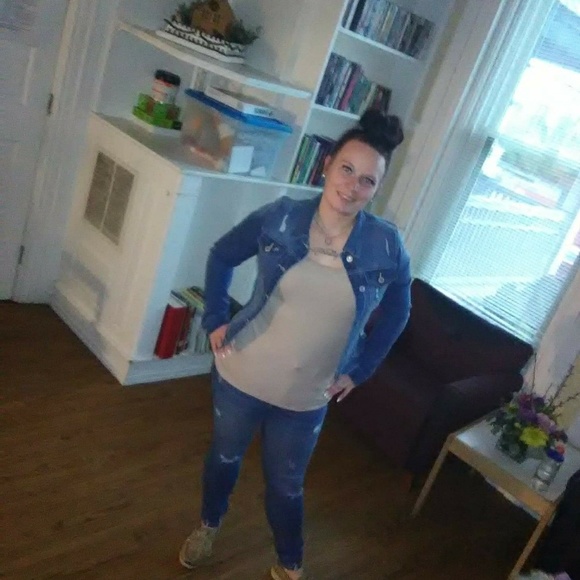 Meet your Posher, Christina - Picture 1 of 1